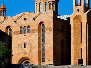 Սուրբ Սարգիս եկեղեցու բակում սկսված ակցիան ավարտվեց. Տեր Հակոբը առողջական խնդիրն