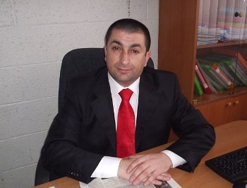 «Առավոտ». Ադրբեջանի նախագահի թեկնածու Իլհամ Ալիեւը ինչքան ուզի, այնքան էլ կխփի