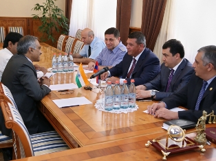 Armenian Police host Indian ambassador