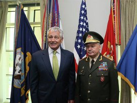 Azerbaijani Defense Minister complains to Chuck Hagel about Armenia