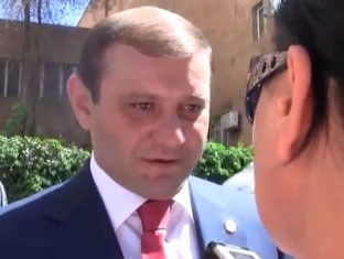Երեւանի քաղաքապետն անհիմն է համարում նստացույցի մանսակիցների պահանջները