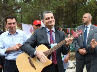 «Հրապարակ». Տիգրան Սարգսյանը որոշել է օգտվել նախագահի բացակայությունից ու...