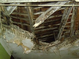 Փլուզվել է Կողբացի փողոցի տներից մեկի տանիքը