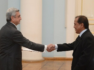 Armenian President receives Ambassador of Philippines