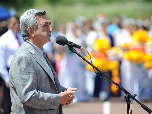 «Ժողովուրդ». Սերժ Սարգսյանը նախատել է մարզպետներին