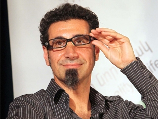 Serj Tankian about Syria intervention: Remember the ‘slam dunk’ evidence against