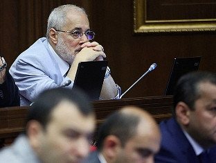 Ո՞վ կփոխարինի Վահան Հովհաննիսյանին Ազգային ժողովում