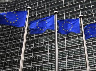 EU stands for political solution to Syrian crisis