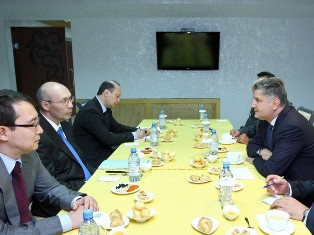 Armenian PM meets with Kazakh deputy PM