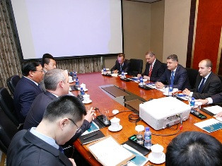 Armenia’s PM discusses prospects for cooperation with Chinese companies
