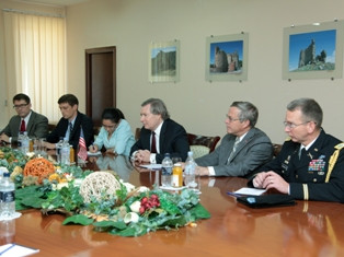 Armenian Defense Minister and Minsk Group’s US Co-Chair discuss situation at lin