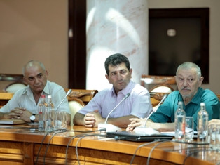 ՊՆ-ում անդրադարձել են «ազատամարտիկ» եւ «երկրապահ կամավորական» հասկացությունների