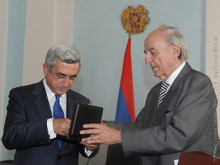 Նախագահի նստավայրում կայացել է «Ռաուլ Վալենբերգի 100-ամյակի մեդալով» պարգեւատրմա