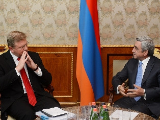 Սերժ Սարգսյանը՝ Ֆյուլեին. Հայաստանի վճռական է շարունակելու ԵՄ-ի հետ սկսած բարեփո