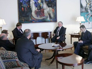 Armenian FM presents Karabakh issue to British MPs