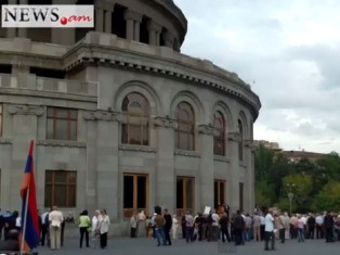 ՕԵԿ-ը պառակտվել է. մի մասը լեսբուհիներին է պաշտպանում, մյուս մասը՝ հոմոսեքսուալն