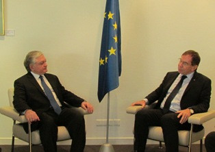 Armenian FM meets with PACE President