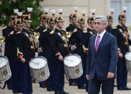 Serzh Sargsyan invites Hollande to Armenia