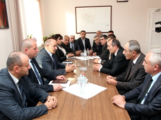 Երեւանի քաղաքապետարանը համակարգիչներ է նվիրել  Ստեփանակերտի քաղաքապետարանին