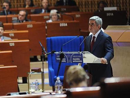 Armenian President: Leader of neighboring country constantly threatens with war