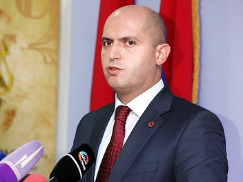 Հասարակությունն իր հիմքում պետք է ունենա կիրթ եւ արժեքներ կրող քաղաքացի. Արմեն Ա