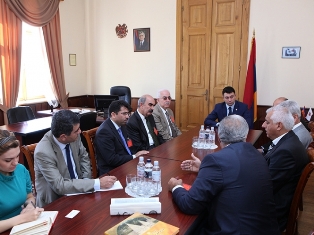 ԱԺ փոխնախագահը Իրաքի եզդիների պատվիրակության հետ քննարկել է Հայաստանում եզդիական