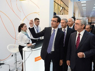 Սերժ Սարգսյանը ներկա է եղել «ԴիջիԹեք էքսպո-2013» միջազգային տեխնոլոգիական ցուցահ