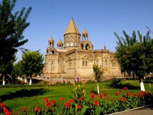 Էջմիածինը պատրաստվում է քաղաքի տոնին, որը նշվելու է երեք օր շարունակ