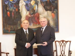 Վահան Բայբուրդյանը պարգեւատրվել է ԱԳՆ հուշամեդալով