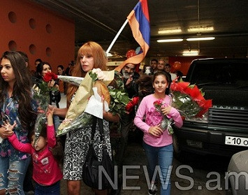 Զարուհին «պաշարման» մեջ. կադրեր օդանավակայանից