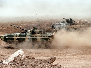 Российская база в Армении проводит двухстороннее батальонное тактическое учение