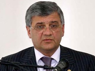 Գրում են, ջնջում են, մենք էլ աշխատում ենք. Տավուշի մարզպետը չի պատրաստվում հրաժա