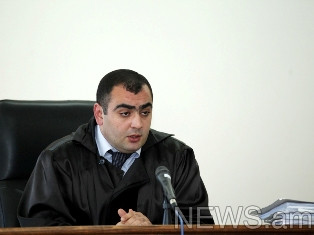 «Հարսնաքարի» գործով մեղադրյալները իրենց տարօրինակ են պահում (ֆոտոռեպորտաժ)