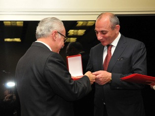 Karabakh President awards medal to “Hayastan” All-Armenian Fund French chapter