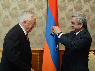 Սերժ Սարգսյանն ընդունել է Ռայմոնդ Պաուլսին (ֆոտո)