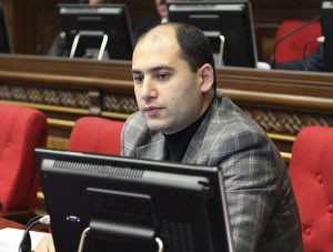 «Իրատես de facto». Արյունոտ պատմություններ Գյումրիում. ԲՀԿ-ական պատգամավորի քեռո