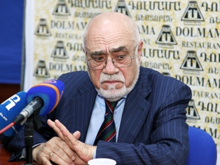 Երեւանում նոր մամուլի ակումբ է բացվել՝ դեսպան Արման Նավասարդյանի գլխավորությամբ