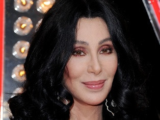 Cher reminds Sylvie Vartan of her Armenian roots
