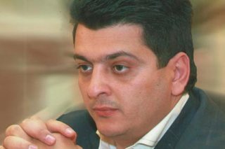 «Չորրորդ իշխանություն». Աղվան Հովսեփյանի թիմը շարունակում է ազատման դիմումներ գր