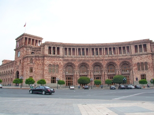 Երեւանի «Պլաստիպոլիմեր» ԳՀԻ գոյատեւման ռեկորդը