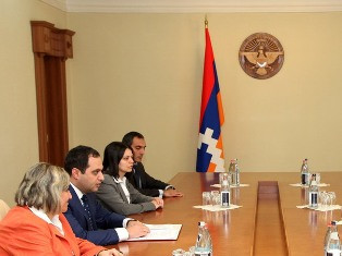 Արցախի նախագահն ընդունել է Փաստաբանների պալատի պատվիրակությանը