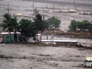 Philippines residents can’t return home after Super Typhoon Haiyan