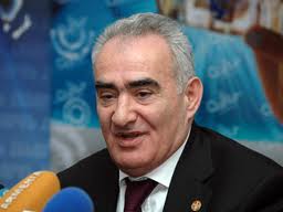 «Իրատես de facto». Գրիգորիչը կարմիր գրիչով չի ստուգում