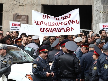 ՀՀԿ-ն կրքերը հանդարտեցրեց` խոստանալով պարզաբանում հրապարակել