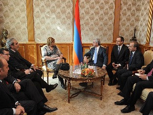 President Sargsyan meets with Uruguay’s Armenian minister
