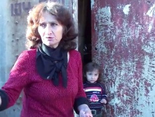 «Ապրում ենք իսկական դժոխքում». գյումրեցի անօթեւան կին