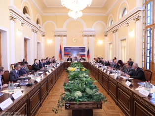 Երեւանում կայացել է Հայաստանի եւ Ռուսաստանի խորհրդարանների համատեղ նիստը