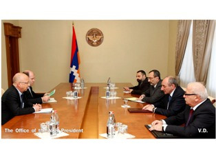 Բակո Սահակյանն ընդունել է Կարմիր Խաչի ներկայացուցիչներին