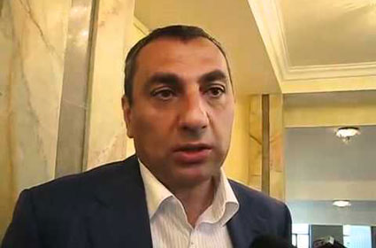 «Հայկական ժամանակ». Ալեքսանյանը պտուղ-բանջարեղեն էլ բերեց
