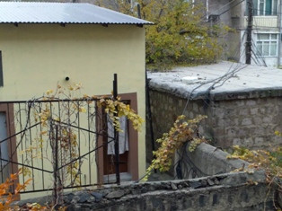 Կոմիտաս 5-ում ենթակայանը տեղափոխել են ու կրկնակի վտանգավոր դարձրել բնակիչների հա